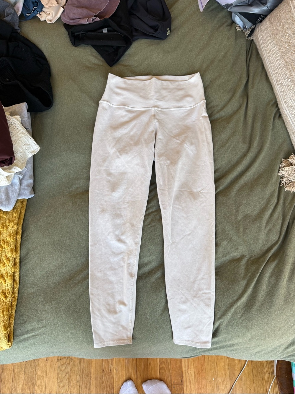 Alo Alosoft High-Waist 7/8 Highlight Legging